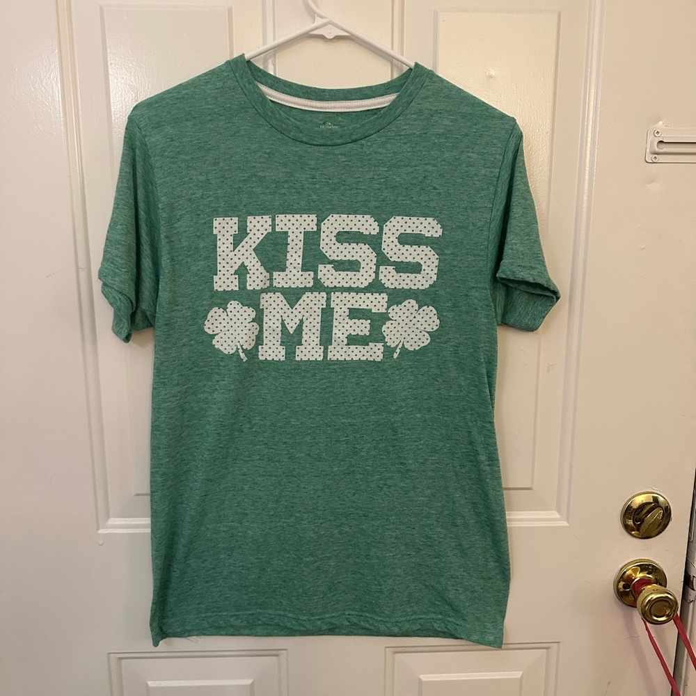 Green Shirt with Graphic Print Kiss Me